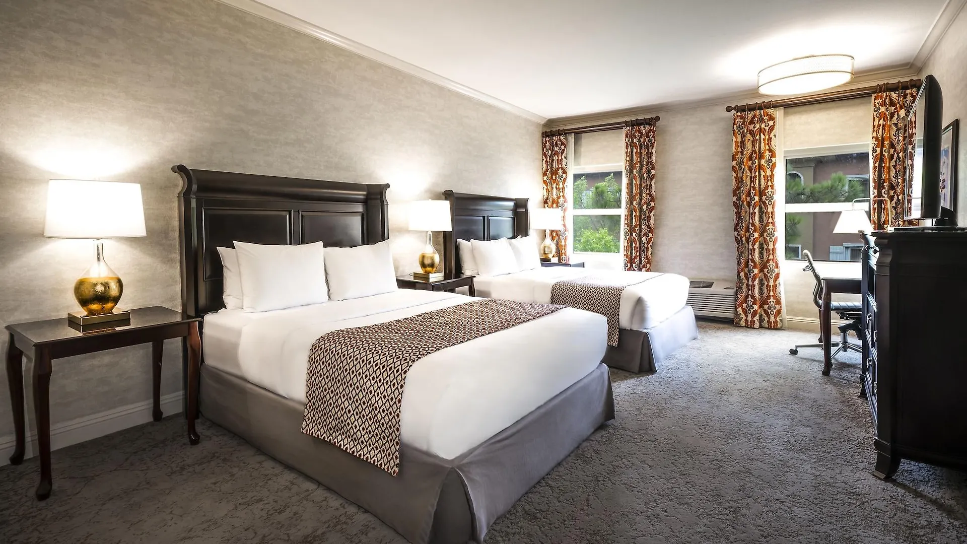 Ayres Hotel Costa Mesa Newport Beach 4*,